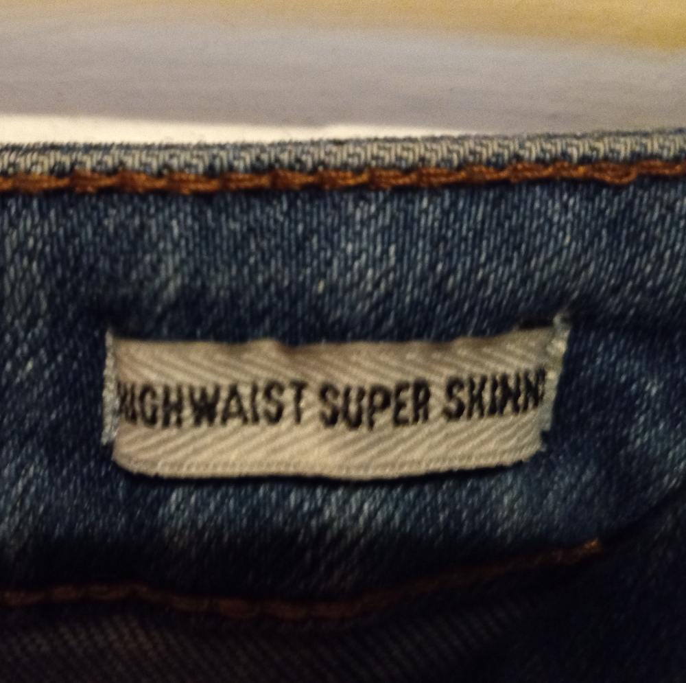 Jeans - Picture 3 of 4